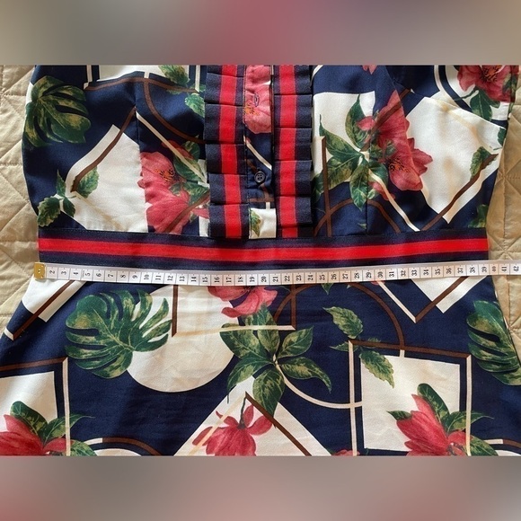 O25 - Runway Paris - Floral print collar sleeveless dress. - Picture 4 of 4